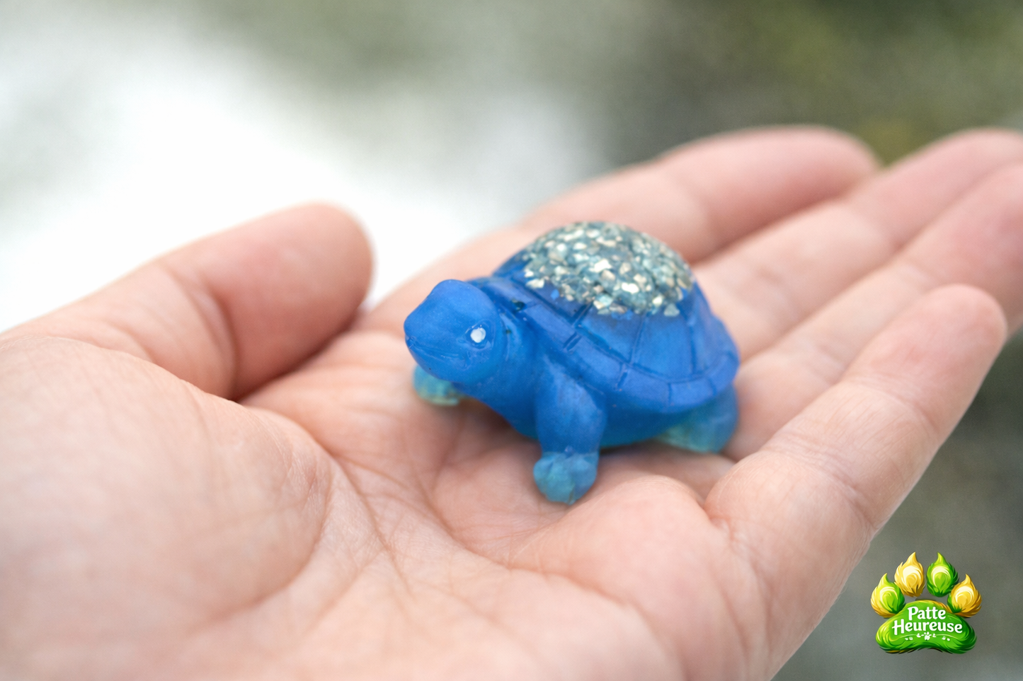 Mini tortue en résine bleu océan – Petite décoration artisanale