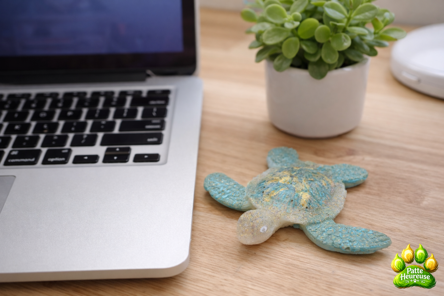 Tortue décorative en résine époxy faite à la main – Déco artisanale unique