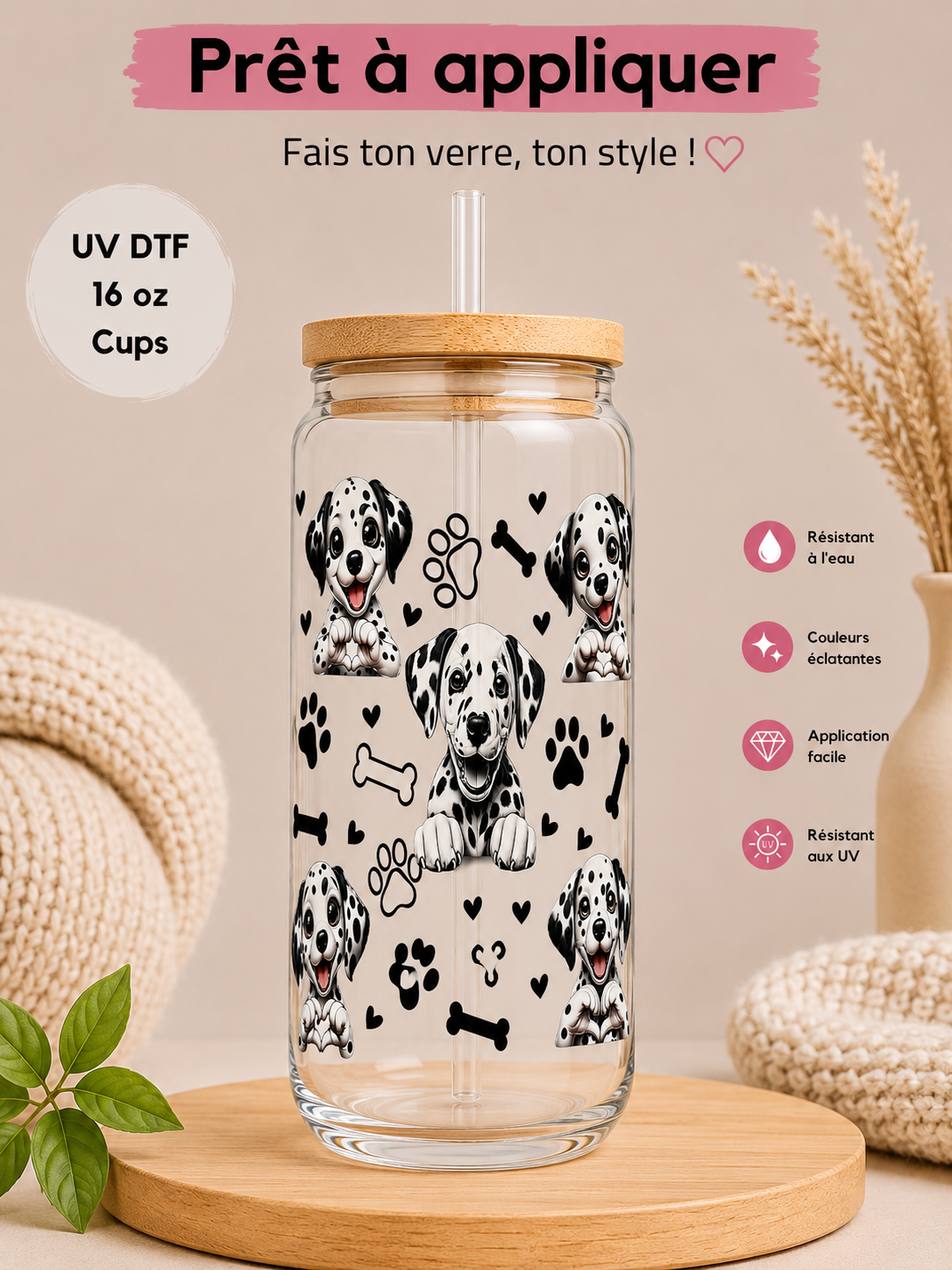 Plusieurs Beau Dalmatien Avec Forme De Pattes Et Forme D'os