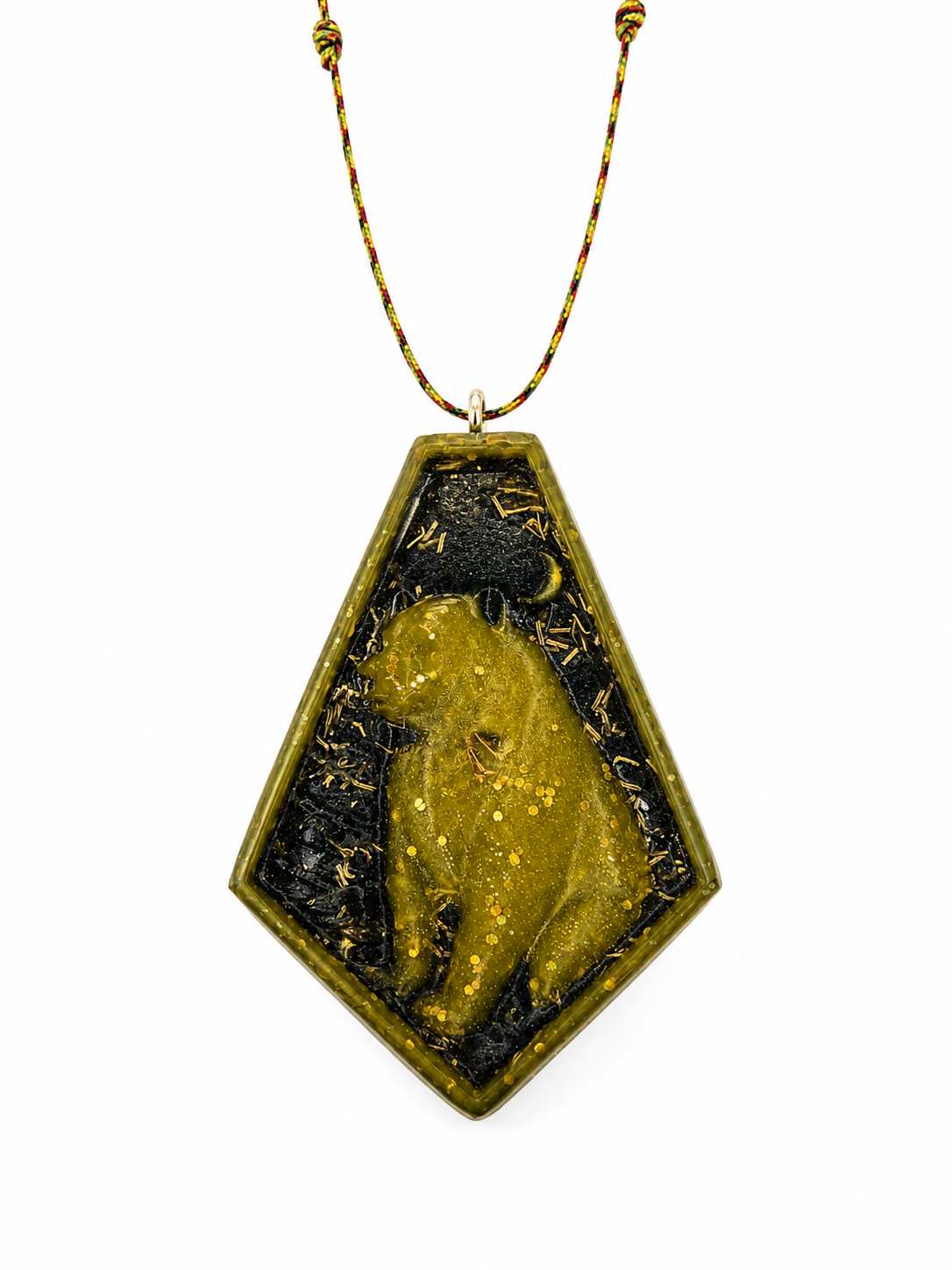 Orgonite D'ours sur fond blanc 